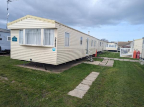 3 Bedroom Caravan, Sleeps 8 Lyons Lido Beach